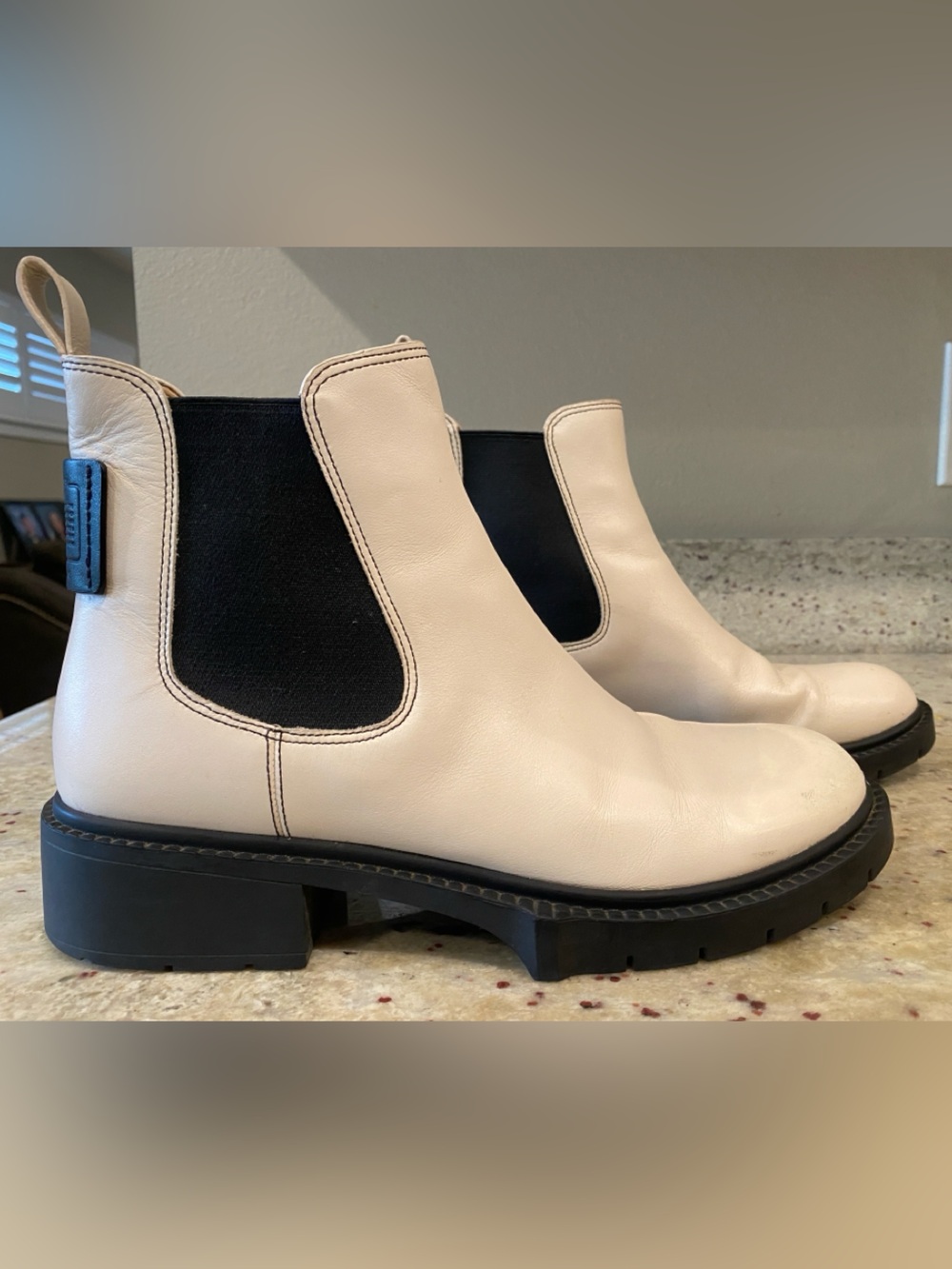 Coach Women's Cream Chelsea Boots w/ Black lug sole. Sz 9.5 see callouts!